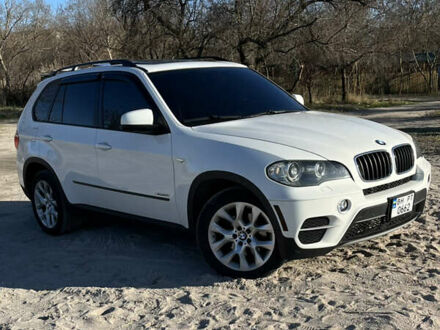 Белый БМВ Х5, объемом двигателя 3 л и пробегом 235 тыс. км за 17500 $, фото 1 на Automoto.ua