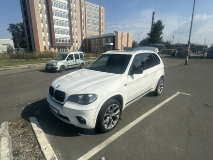 Белый БМВ Х5, объемом двигателя 2.98 л и пробегом 350 тыс. км за 16800 $, фото 1 на Automoto.ua