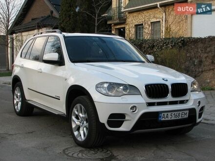 Белый БМВ Х5, объемом двигателя 2.98 л и пробегом 210 тыс. км за 8400 $, фото 1 на Automoto.ua