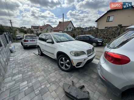 Белый БМВ Х5, объемом двигателя 3 л и пробегом 275 тыс. км за 10499 $, фото 1 на Automoto.ua