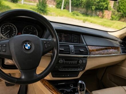 Белый БМВ Х5, объемом двигателя 3 л и пробегом 343 тыс. км за 19700 $, фото 1 на Automoto.ua