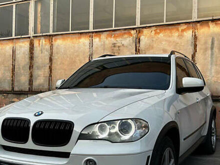 Білий БМВ Х5, об'ємом двигуна 2.98 л та пробігом 217 тис. км за 16600 $, фото 1 на Automoto.ua