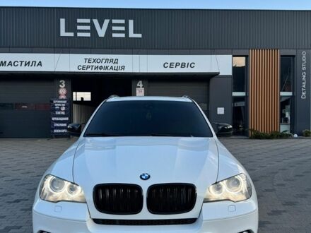 Белый БМВ Х5, объемом двигателя 3 л и пробегом 277 тыс. км за 17800 $, фото 1 на Automoto.ua