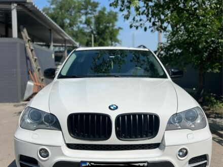 Белый БМВ Х5, объемом двигателя 3 л и пробегом 280 тыс. км за 11500 $, фото 1 на Automoto.ua