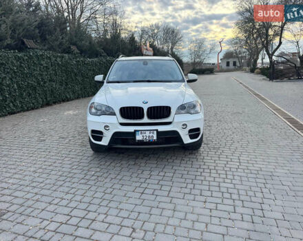 Белый БМВ Х5, объемом двигателя 3 л и пробегом 243 тыс. км за 16600 $, фото 1 на Automoto.ua