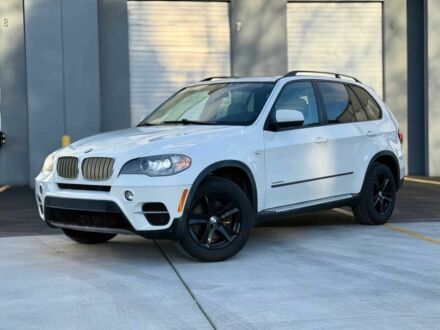 Белый БМВ Х5, объемом двигателя 3 л и пробегом 100 тыс. км за 3900 $, фото 1 на Automoto.ua