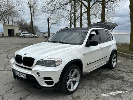 БМВ Х5 2012 в Измаиле на Automoto.ua Белый БМВ Х5, объемом двигателя 2.99 л и пробегом 237 тыс. км за 20500 $, фото 1 на Automoto.ua