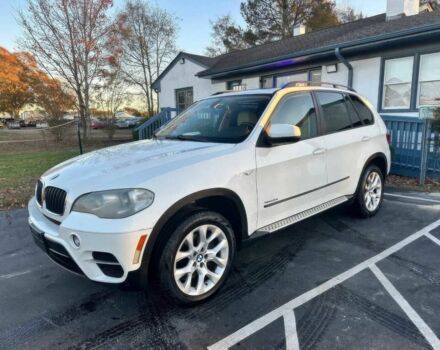 Белый БМВ Х5, объемом двигателя 3 л и пробегом 106 тыс. км за 2100 $, фото 1 на Automoto.ua