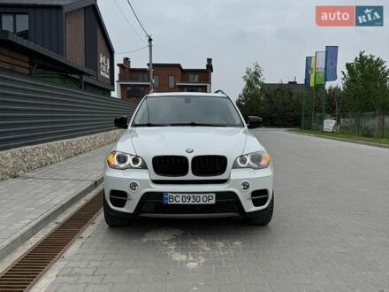 Белый БМВ Х5, объемом двигателя 3 л и пробегом 317 тыс. км за 16800 $, фото 1 на Automoto.ua