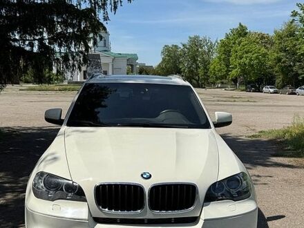 Белый БМВ Х5, объемом двигателя 2.99 л и пробегом 260 тыс. км за 12800 $, фото 1 на Automoto.ua