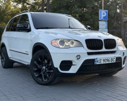 Белый БМВ Х5, объемом двигателя 3 л и пробегом 250 тыс. км за 12196 $, фото 1 на Automoto.ua