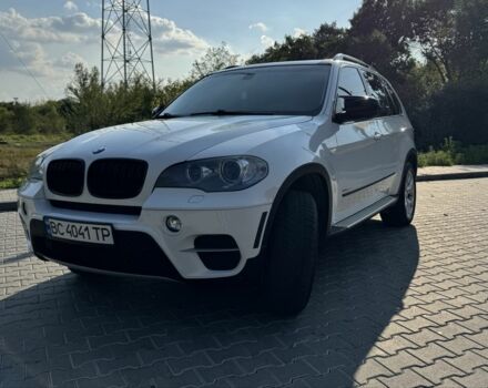 Белый БМВ Х5, объемом двигателя 3 л и пробегом 163 тыс. км за 16469 $, фото 1 на Automoto.ua
