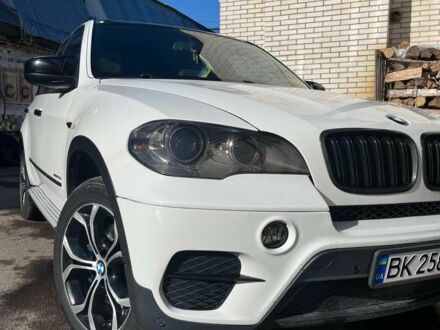 Білий БМВ Х5, об'ємом двигуна 3 л та пробігом 287 тис. км за 17500 $, фото 1 на Automoto.ua