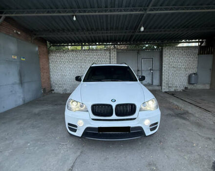 Белый БМВ Х5, объемом двигателя 3.5 л и пробегом 315 тыс. км за 18000 $, фото 1 на Automoto.ua