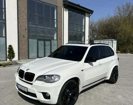 Белый БМВ Х5, объемом двигателя 3 л и пробегом 280 тыс. км за 12000 $, фото 1 на Automoto.ua