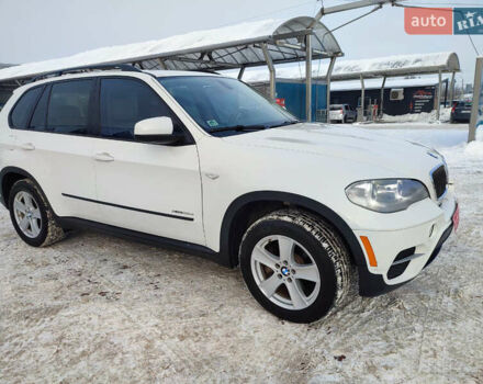 Белый БМВ Х5, объемом двигателя 3 л и пробегом 232 тыс. км за 13899 $, фото 1 на Automoto.ua