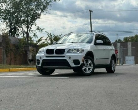 Белый БМВ Х5, объемом двигателя 3 л и пробегом 80 тыс. км за 3950 $, фото 1 на Automoto.ua
