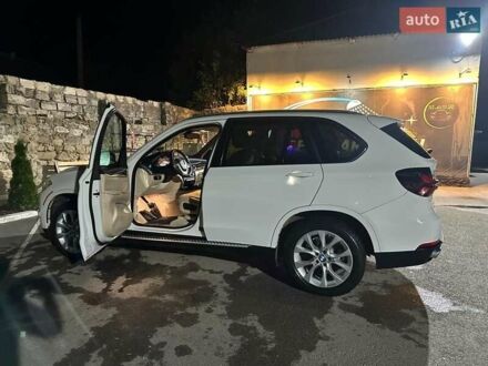 Белый БМВ Х5, объемом двигателя 3 л и пробегом 243 тыс. км за 16900 $, фото 1 на Automoto.ua