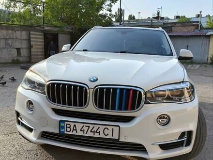 Белый БМВ Х5, объемом двигателя 3 л и пробегом 210 тыс. км за 19999 $, фото 1 на Automoto.ua