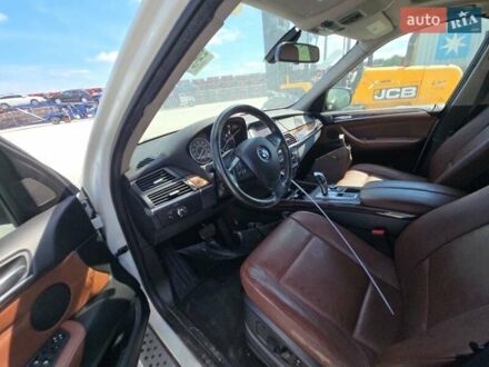 Белый БМВ Х5, объемом двигателя 3 л и пробегом 183 тыс. км за 12500 $, фото 1 на Automoto.ua