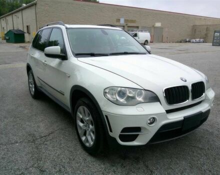 Белый БМВ Х5, объемом двигателя 3 л и пробегом 105 тыс. км за 3000 $, фото 1 на Automoto.ua