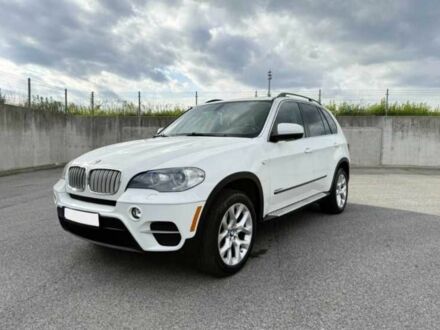 Белый БМВ Х5, объемом двигателя 3 л и пробегом 180 тыс. км за 12400 $, фото 1 на Automoto.ua