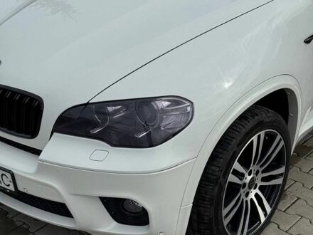 Белый БМВ Х5, объемом двигателя 3 л и пробегом 167 тыс. км за 15500 $, фото 1 на Automoto.ua