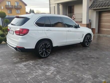 Белый БМВ Х5, объемом двигателя 3 л и пробегом 238 тыс. км за 28300 $, фото 1 на Automoto.ua