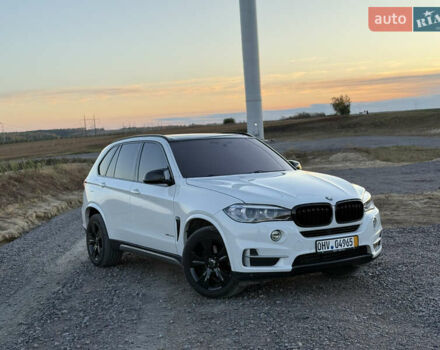 БМВ Х5 2014 в Нововолынск на Automoto.ua Белый БМВ Х5, объемом двигателя 2.99 л и пробегом 244 тыс. км за 21999 $, фото 1 на Automoto.ua