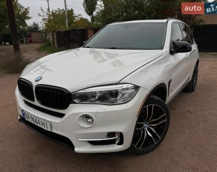 Белый БМВ Х5, объемом двигателя 3 л и пробегом 167 тыс. км за 22999 $, фото 1 на Automoto.ua