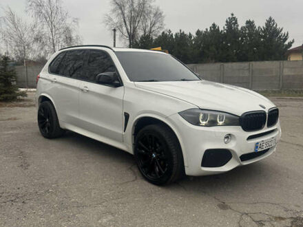 Белый БМВ Х5, объемом двигателя 3 л и пробегом 200 тыс. км за 25000 $, фото 1 на Automoto.ua