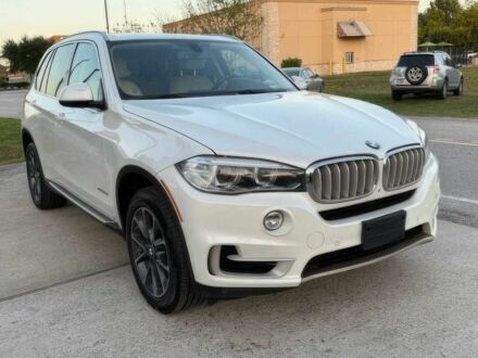 Белый БМВ Х5, объемом двигателя 3 л и пробегом 84 тыс. км за 5600 $, фото 1 на Automoto.ua