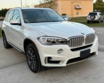 Белый БМВ Х5, объемом двигателя 3 л и пробегом 84 тыс. км за 5600 $, фото 1 на Automoto.ua