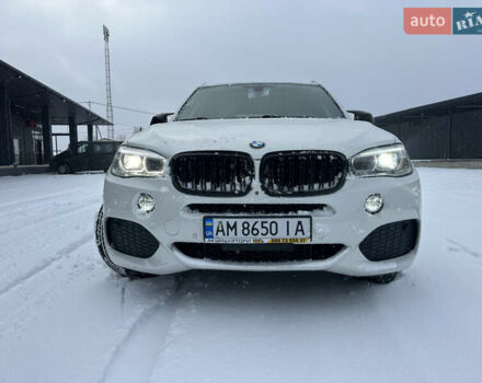 Белый БМВ Х5, объемом двигателя 3 л и пробегом 159 тыс. км за 21999 $, фото 1 на Automoto.ua