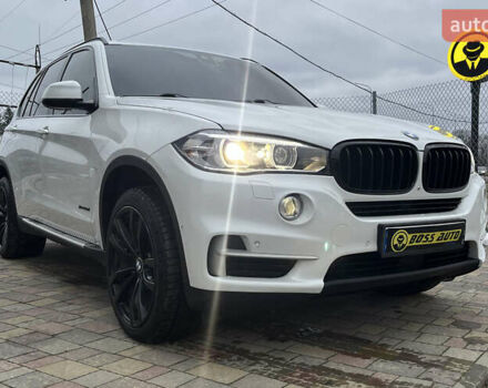 Белый БМВ Х5, объемом двигателя 2.99 л и пробегом 297 тыс. км за 28900 $, фото 1 на Automoto.ua