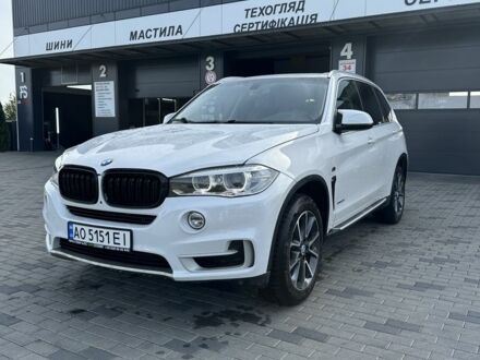 Белый БМВ Х5, объемом двигателя 3 л и пробегом 272 тыс. км за 19568 $, фото 1 на Automoto.ua