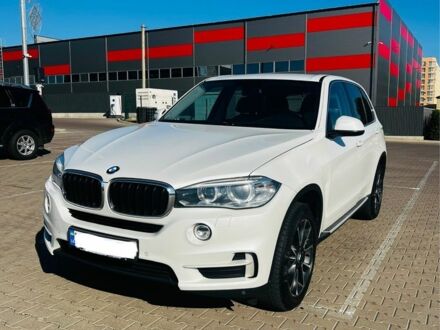 БМВ Х5 2015 в Киеве на Automoto.ua Белый БМВ Х5, объемом двигателя 2 л и пробегом 175 тыс. км за 27500 $, фото 1 на Automoto.ua