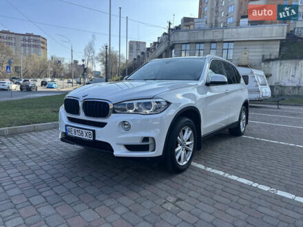 БМВ Х5 2015 в Киеве на Automoto.ua Белый БМВ Х5, объемом двигателя 2 л и пробегом 155 тыс. км за 24700 $, фото 1 на Automoto.ua