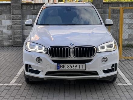 Білий БМВ Х5, об'ємом двигуна 2 л та пробігом 160 тис. км за 35000 $, фото 1 на Automoto.ua