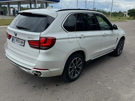 Білий БМВ Х5, об'ємом двигуна 2.98 л та пробігом 146 тис. км за 15900 $, фото 1 на Automoto.ua