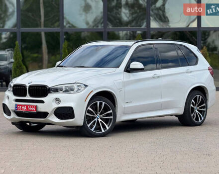Білий БМВ Х5, об'ємом двигуна 2 л та пробігом 161 тис. км за 28500 $, фото 1 на Automoto.ua