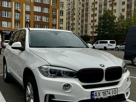 Белый БМВ Х5, объемом двигателя 2 л и пробегом 148 тыс. км за 21390 $, фото 1 на Automoto.ua