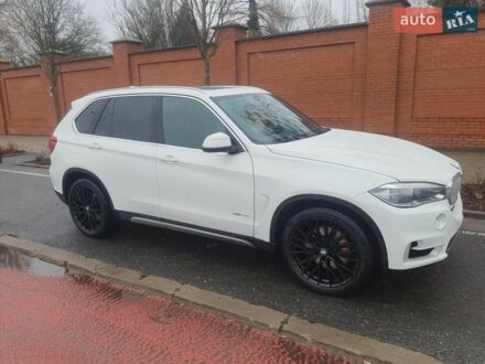 Белый БМВ Х5, объемом двигателя 2.98 л и пробегом 175 тыс. км за 26400 $, фото 1 на Automoto.ua
