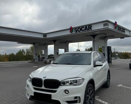 Белый БМВ Х5, объемом двигателя 2 л и пробегом 154 тыс. км за 21500 $, фото 1 на Automoto.ua