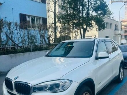 Белый БМВ Х5, объемом двигателя 2 л и пробегом 260 тыс. км за 29000 $, фото 1 на Automoto.ua