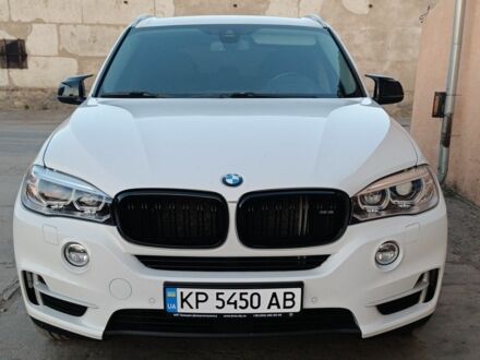 Белый БМВ Х5, объемом двигателя 3 л и пробегом 260 тыс. км за 32500 $, фото 1 на Automoto.ua