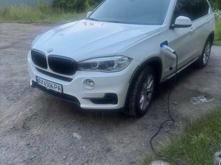 Білий БМВ Х5, об'ємом двигуна 2 л та пробігом 147 тис. км за 22000 $, фото 1 на Automoto.ua