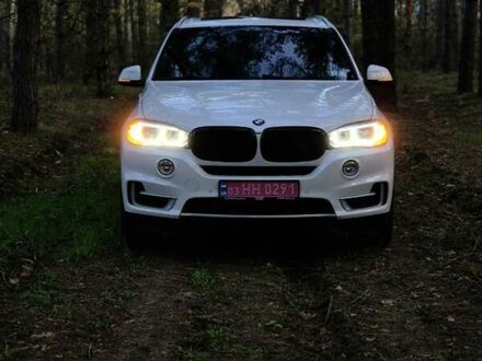 Белый БМВ Х5, объемом двигателя 3 л и пробегом 205 тыс. км за 25000 $, фото 1 на Automoto.ua
