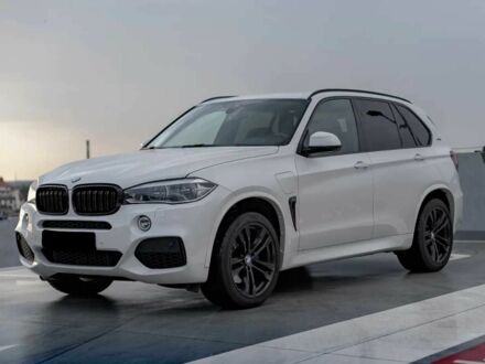 Белый БМВ Х5, объемом двигателя 2 л и пробегом 65 тыс. км за 16500 $, фото 1 на Automoto.ua