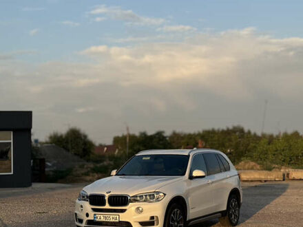 Белый БМВ Х5, объемом двигателя 2.99 л и пробегом 230 тыс. км за 28599 $, фото 1 на Automoto.ua